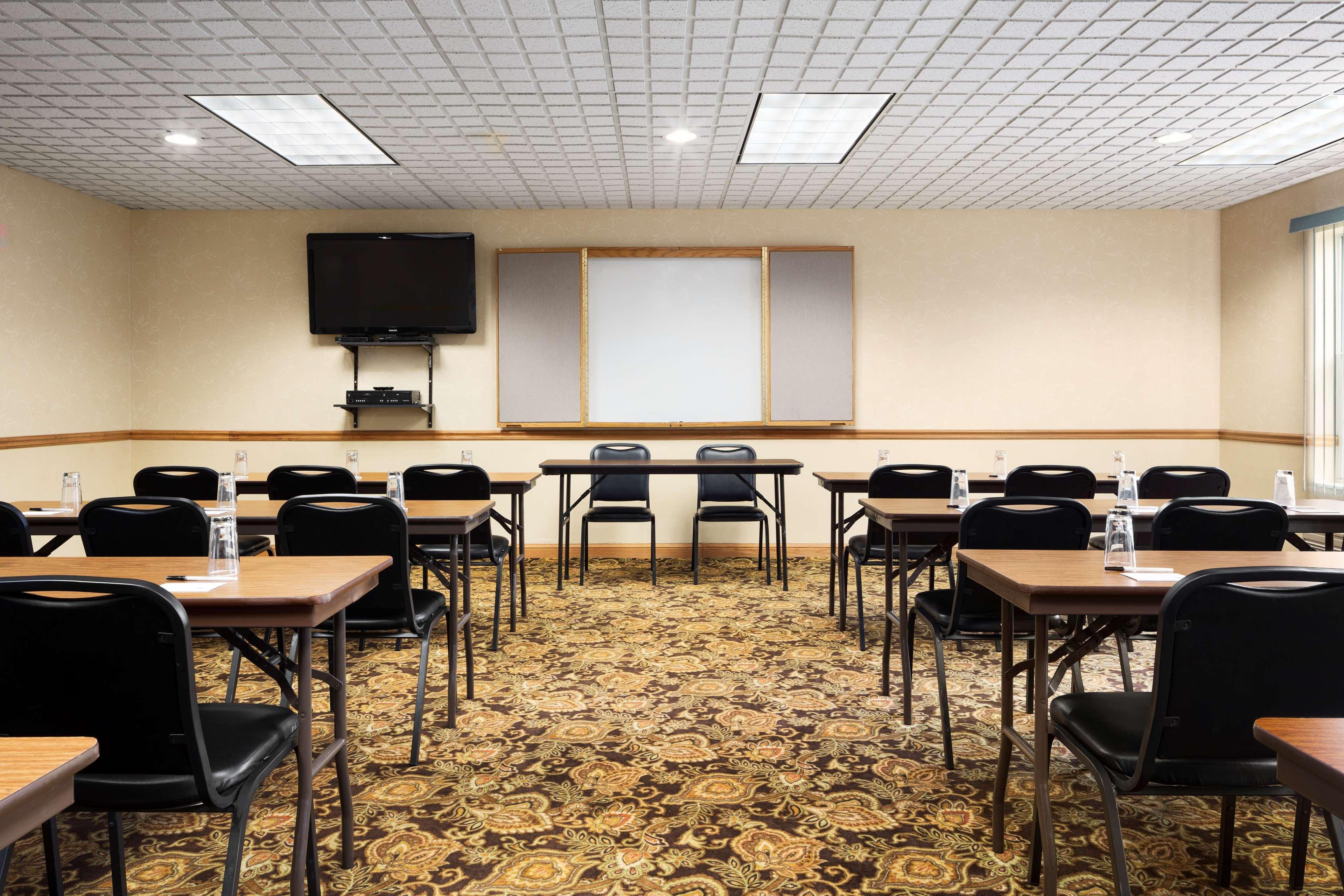 Country Inn & Suites By Radisson, Columbus West, Oh Bagian luar foto